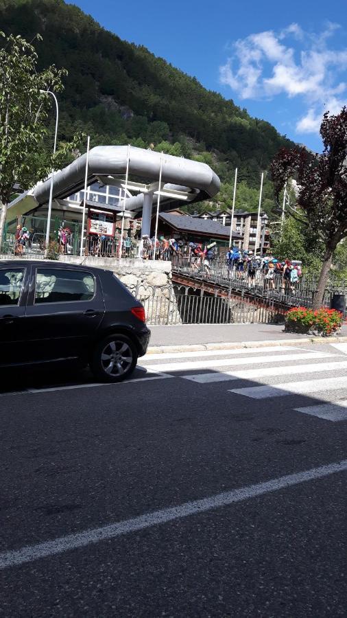 Comfortable Studio With Mountain View In Arinsal 40 M² + Ski Storage المظهر الخارجي الصورة