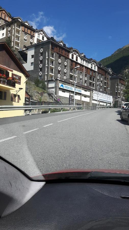 Comfortable Studio With Mountain View In Arinsal 40 M² + Ski Storage المظهر الخارجي الصورة
